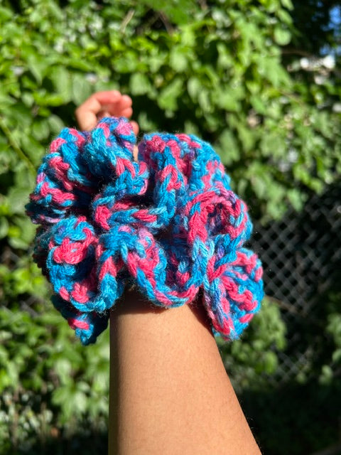 Cotton-Candy Crochet Elastic Scrunchies